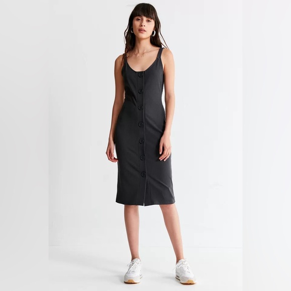 Urban Outfitters Dresses & Skirts - Urban outfitters ribbed midi dress with buttons